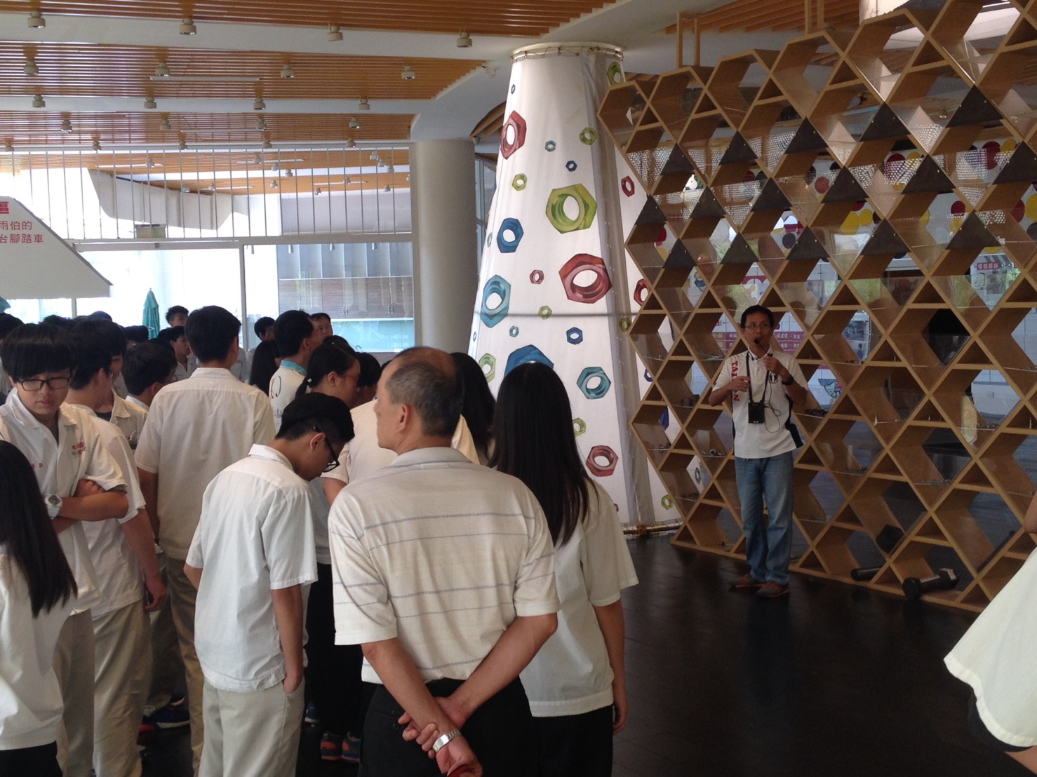 105.6.2-新營高工製圖科師生校外教學蒞臨參觀-活動照片
