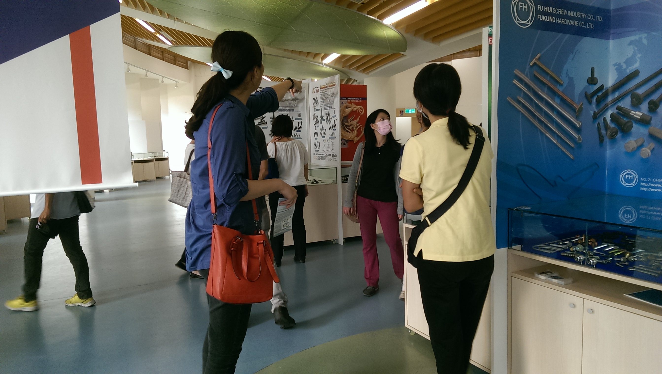 104.5.19-德商毅結特建築緊固件有限公司(台灣分公司)人員及外國廠商代表蒞臨參觀-活動照片